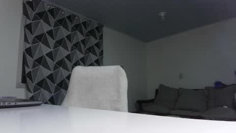 Ms Mia  Owner Of  Your Mind online show from November 2025 06:52:02 PM