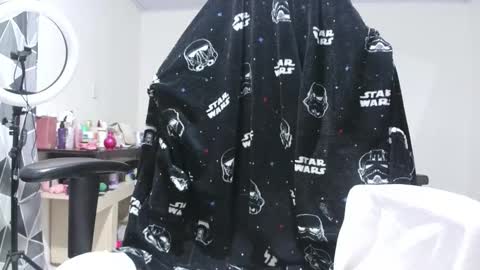 Ms Mia  Owner Of  Your Mind online show from December 2025 04:19:01 AM