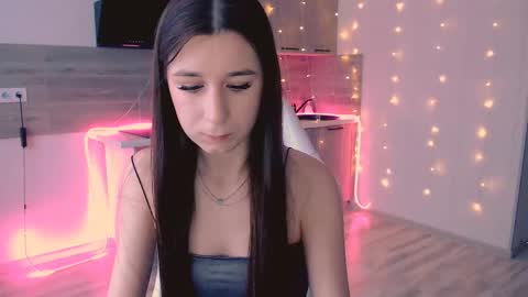 miaharrington online show from February 2026 12:45:02 PM