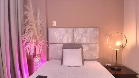 Snapshot of miahertz chatting on January 2026 12:49:02 AM miahertz online show from January 2026 12:49:02 AM