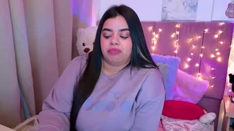 Miah Joness online show from November 2025 10:42:02 PM