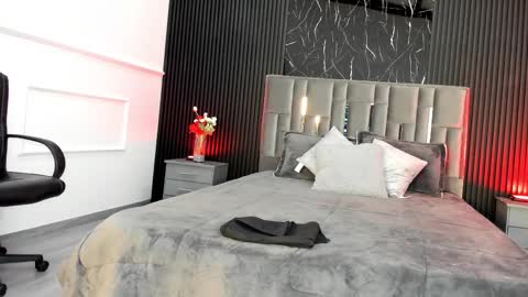 Miah  Sens online show from December 2025 11:37:02 AM