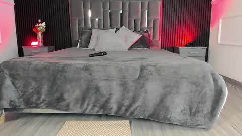 Miah  Sens online show from December 2025 11:28:02 AM