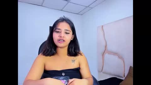 Snapshot of miahsex69 chatting on November 2025 03:21:02 AM miahsex69 online show from November 2025 03:21:02 AM