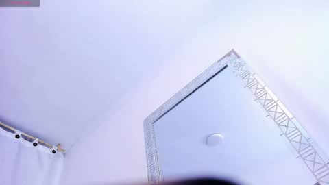 miajhonsonx online show from April 2026 07:58:02 PM