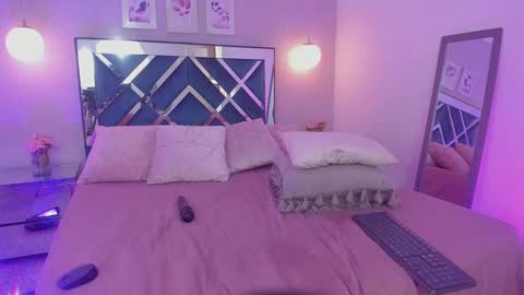 Mia Khalifa online show from March 2025 05:58:02 PM