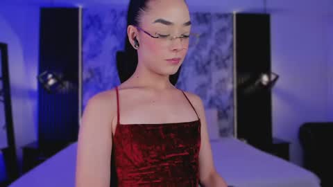 Snapshot of mialarouse chatting on April 2026 09:28:01 PM Mia Larouse online show from April 2026 09:28:01 PM