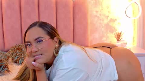 Mia online show from February 2026 03:44:02 AM