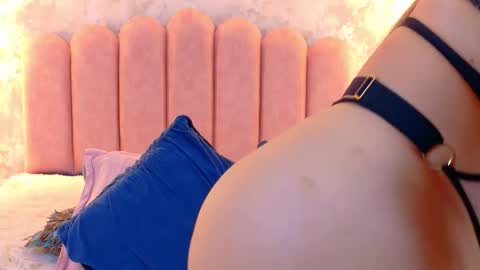 Snapshot of mialaurents chatting on March 2026 04:09:01 AM Mia online show from March 2026 04:09:01 AM