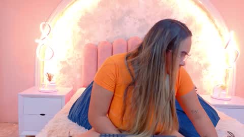 Snapshot of mialaurents chatting on March 2026 03:23:01 AM Mia online show from March 2026 03:23:01 AM