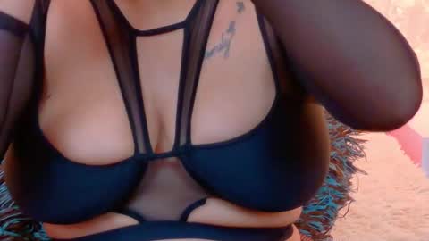 Snapshot of mialaurents chatting on March 2026 03:12:01 AM Mia online show from March 2026 03:12:01 AM