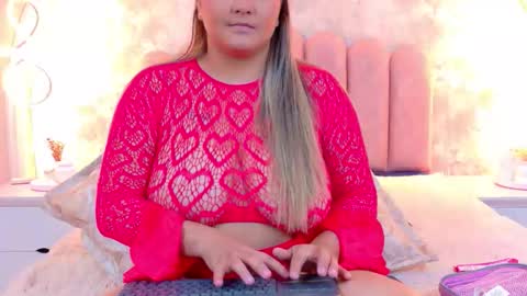 Snapshot of mialaurents chatting on April 2026 04:34:01 AM Mia online show from April 2026 04:34:01 AM