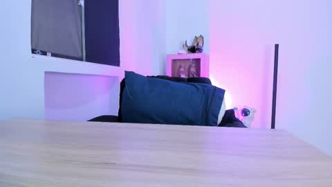 Mia Lenox online show from December 2025 09:19:02 PM