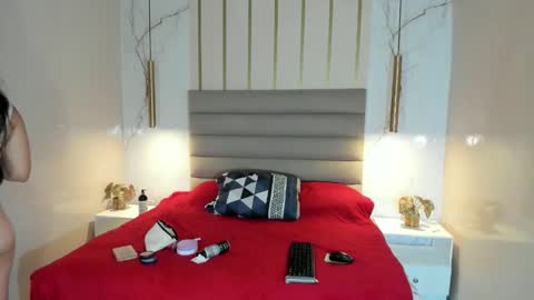 Snapshot of mialoraine chatting on February 2026 11:37:02 AM Mia 3 online show from February 2026 11:37:02 AM