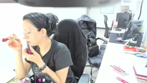 Mia  online show from January 2026 04:16:01 AM