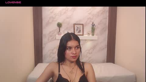 Snapshot of mialux5 chatting on October 2025 01:19:01 PM mialux5 online show from October 2025 01:19:01 PM