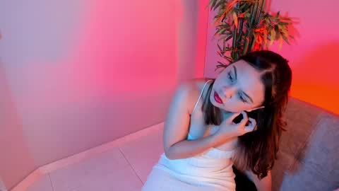 Mia online show from March 2025 07:06:02 PM