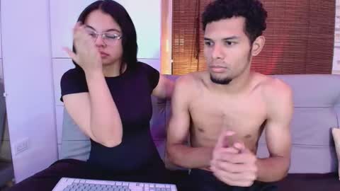 Mia online show from October 2025 07:25:02 PM