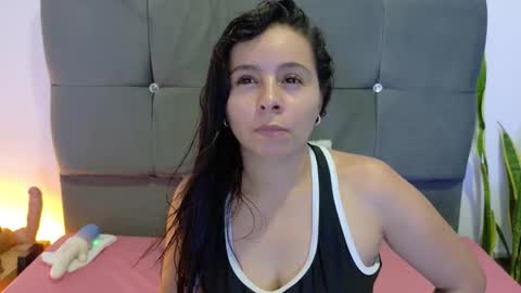 Snapshot of miamackleyn_ chatting on March 2026 07:30:01 PM MIA online show from March 2026 07:30:01 PM