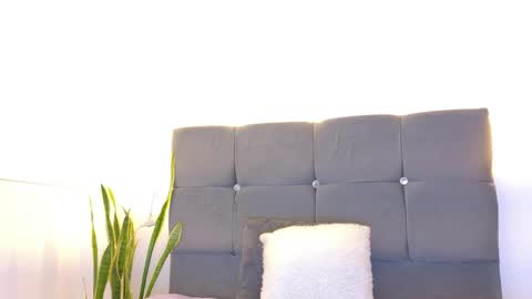 Snapshot of miamackleyn_ chatting on May 2026 01:38:02 PM MIA online show from May 2026 01:38:02 PM