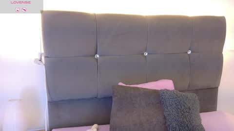 Snapshot of miamackleyn_ chatting on May 2026 12:45:02 PM MIA online show from May 2026 12:45:02 PM