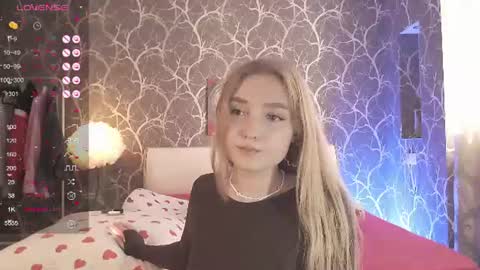 Snapshot of miamiameow chatting on June 2026 04:22:01 PM Mia online show from June 2026 04:22:01 PM