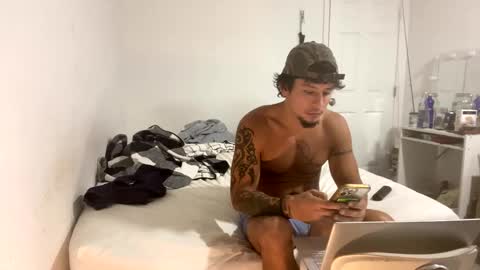 Snapshot of miamiclos1 chatting on February 2026 02:05:01 AM miamiclos1 online show from February 2026 02:05:01 AM