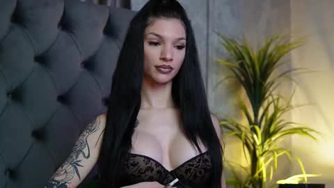  Miami  online show from October 2025 05:57:02 PM