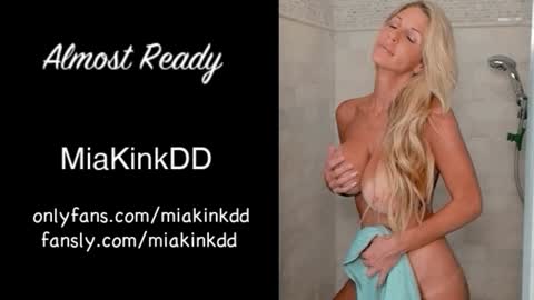 Snapshot of miamilfs chatting on October 2025 12:27:01 PM Mia online show from October 2025 12:27:01 PM