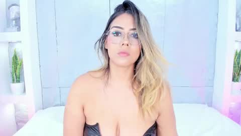 Snapshot of miamistrex chatting on October 2025 04:44:02 AM Mia Mistrex online show from October 2025 04:44:02 AM