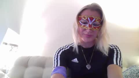 Snapshot of miamitransgirl305 chatting on March 2026 03:43:02 AM miamitransgirl305 online show from March 2026 03:43:02 AM