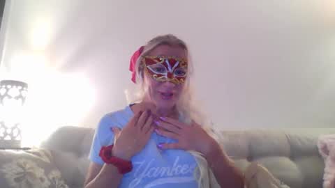 Snapshot of miamitransgirl305 chatting on April 2026 04:11:01 AM miamitransgirl305 online show from April 2026 04:11:01 AM