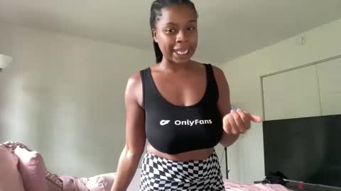 Snapshot of miamiworld chatting on September 2025 07:38:01 PM MiamiWorld online show from September 2025 07:38:01 PM