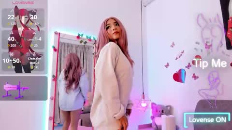 Snapshot of miamoon7 chatting on April 2026 12:58:02 PM mia online show from April 2026 12:58:02 PM