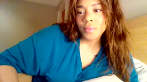 Snapshot of miamuffin8 chatting on December 2024 08:41:01 AM MiaMuffn online show from December 2024 08:41:01 AM