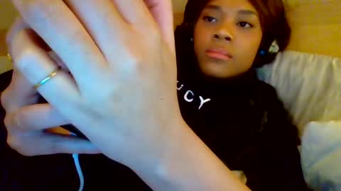 Snapshot of miamuffin8 chatting on December 2024 12:39:02 AM MiaMuffn online show from December 2024 12:39:02 AM