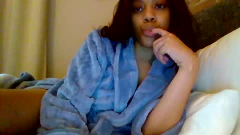 Snapshot of miamuffin8 chatting on September 2025 02:08:01 PM MiaMuffn online show from September 2025 02:08:01 PM