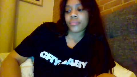 Snapshot of miamuffin8 chatting on October 2025 11:46:02 PM MiaMuffn online show from October 2025 11:46:02 PM