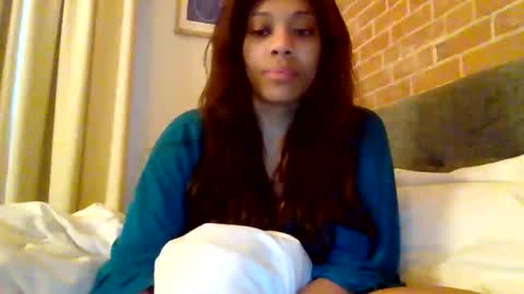 Snapshot of miamuffin8 chatting on May 2026 12:22:02 PM MiaMuffn online show from May 2026 12:22:02 PM