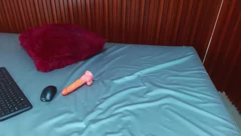 Snapshot of miaparadise303av chatting on April 2026 03:31:01 PM miaparadise303av online show from April 2026 03:31:01 PM