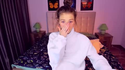 Mia online show from December 2024 12:51:02 AM