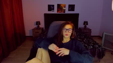 Mia online show from December 2024 09:50:01 PM