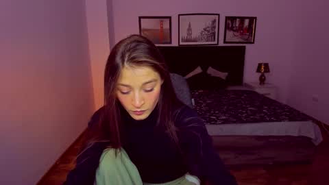 Mia online show from January 2025 05:58:01 PM