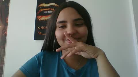 Snapshot of miapeyton chatting on December 2024 05:59:01 PM Mia Peyton online show from December 2024 05:59:01 PM