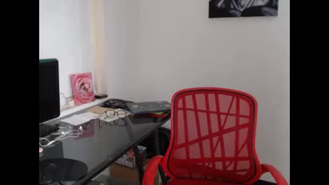 Mia Peyton   online show from October 2025 04:20:02 PM