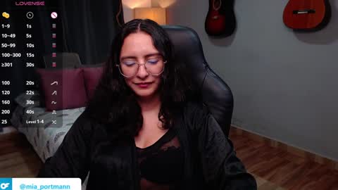 Snapshot of miaportman chatting on December 2024 10:55:02 PM MIAPORTMANN online show from December 2024 10:55:02 PM