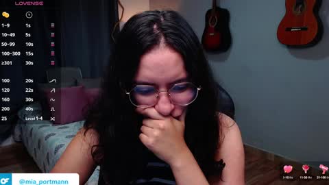 Snapshot of miaportman chatting on January 2025 12:09:02 PM MIAPORTMANN online show from January 2025 12:09:02 PM