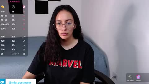 Snapshot of miaportman chatting on October 2025 03:07:01 PM MIAPORTMANN online show from October 2025 03:07:01 PM