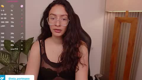 MIAPORTMANN online show from February 2026 12:15:01 PM