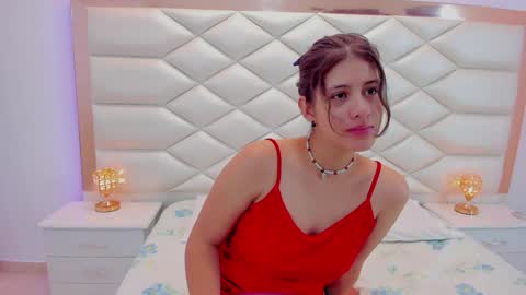 Sweetie Mia online show from January 2025 12:15:01 PM